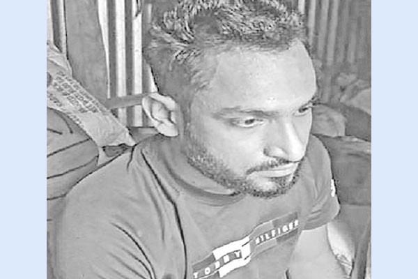 বুলেটের ক্ষত নিয়ে কাতরাচ্ছেন জুলাইযোদ্ধা সিফায়েত