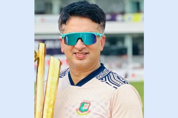 ক্রিকেটাররা এখন চোখে চোখ রেখে লড়াই করে