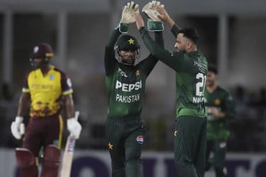 হারের বৃত্তে ওয়েস্ট ইন্ডিজ