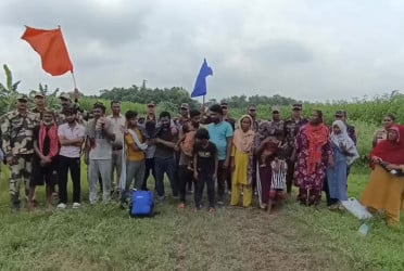 মেহেরপুর সীমান্ত দিয়ে ১৭ বাংলাদেশিকে হস্তান্তর