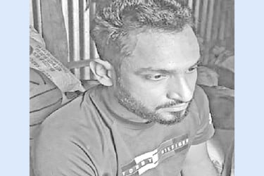 বুলেটের ক্ষত নিয়ে কাতরাচ্ছেন জুলাইযোদ্ধা সিফায়েত