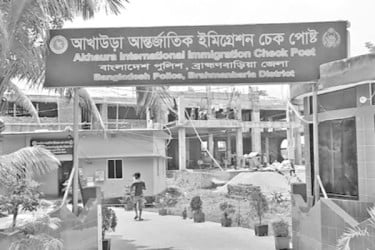 কমেছে যাত্রী পারাপার আমদানি-রপ্তানি
