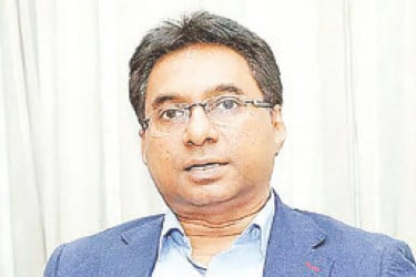 শুল্ক হ্রাসে আত্মতুষ্টি নয়, বাণিজ্য কৌশল বদল জরুরি