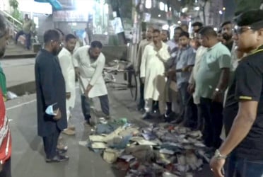 জুলাই গণঅভ্যুত্থানের অনুষ্ঠান শেষে সড়ক পরিষ্কার করল বিএনপি নেতারা