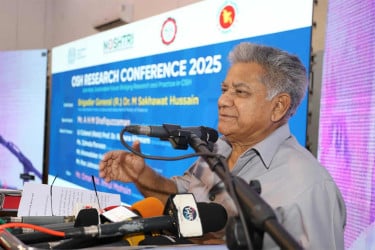 কারখানা বন্ধের জন্য সরকার দায়ী না : শ্রম উপদেষ্টা