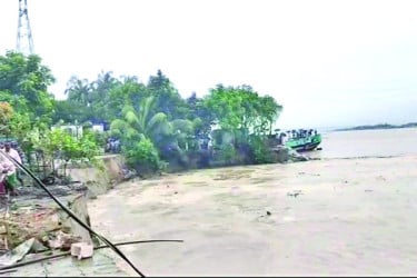 ফেনীতে বন্যায় বিপর্যস্ত জনপদ লালমনিরহাটে তীব্র ভাঙন