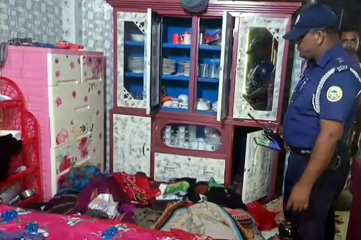 কলাপাড়ায় বসত বাড়িতে ডাকাতির অভিযোগ