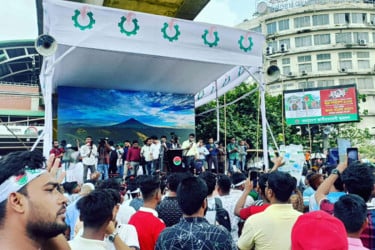 দলে দলে সমাবেশে আসছেন ছাত্রদলের নেতাকর্মীরা