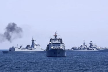জাপান সাগরে চীন ও রাশিয়ার যৌথ সামরিক মহড়া শুরু