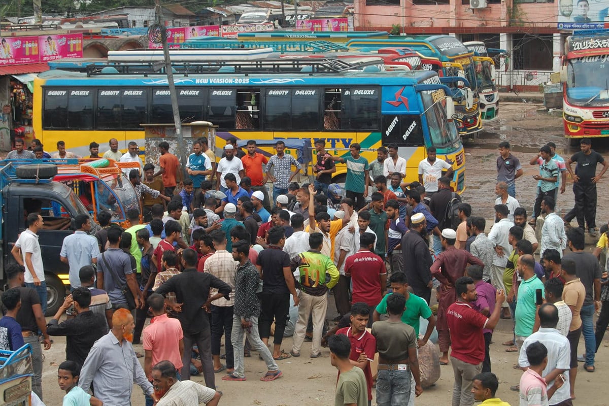 পৃথকভাবে শিক্ষার্থী ও থ্রি-হুইলার চালকদের মহাসড়ক অবরোধ, ভোগান্তি