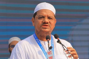 স্বৈরতান্ত্রিক বন্দোবস্তের স্থায়ী বিলোপে ঐক্যবদ্ধ থাকতে হবে : চরমোনাই পীর