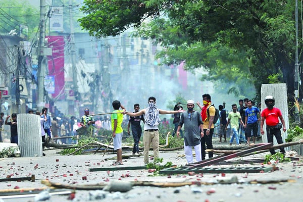 গুলির সামনে বুক চিতিয়ে দাঁড়িয়ে ছিল