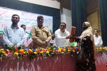 নোয়াখালীতে শহীদ ও আহত পরিবারকে সম্মাননা