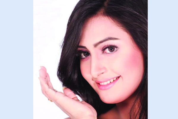 বিশেষজ্ঞদের পরামর্শ : উজ্জ্বল ত্বকের অধিকারী হওয়ার কৌশল