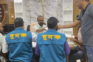 ফেনীতে মুহুরী নদীর বাঁধ মেরামতে দুর্নীতির অভিযোগ, তদন্তে দুদক