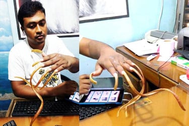 ভালোবেসে ৩২ বছর নখ কাটেননি অরুণ!