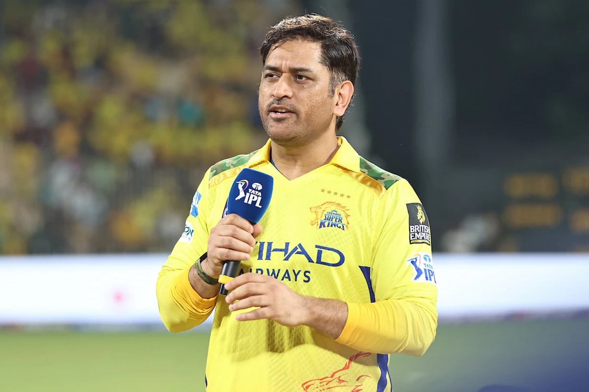 আগামী আইপিএলে খেলা নিয়ে ধোঁয়াশা রাখলেন ধোনি