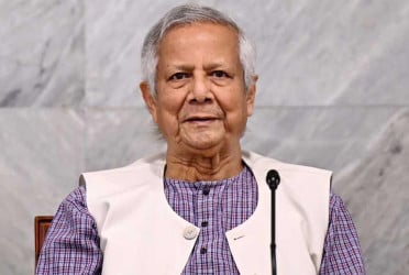 সচিবালয়ে প্রধান উপদেষ্টা, নিরাপত্তা জোরদার