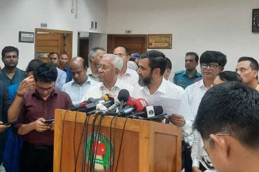 ডিসেম্বরের প্রথমার্ধে জাতীয় নির্বাচনের তফসিল ঘোষণা করবে ইসি