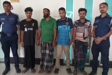 গোবিন্দগঞ্জে ডাকাতির প্রস্তুতিকালে ধরা ৪ ডাকাত