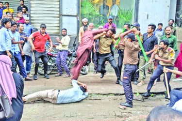 আল-আরাফাহ্ ইসলামী ব্যাংকে হামলা, এইচআর হেডসহ আহত ১৫