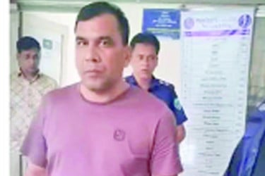 ‘হুন্ডি মুকুলের’ হাতে আলাদিনের চেরাগ