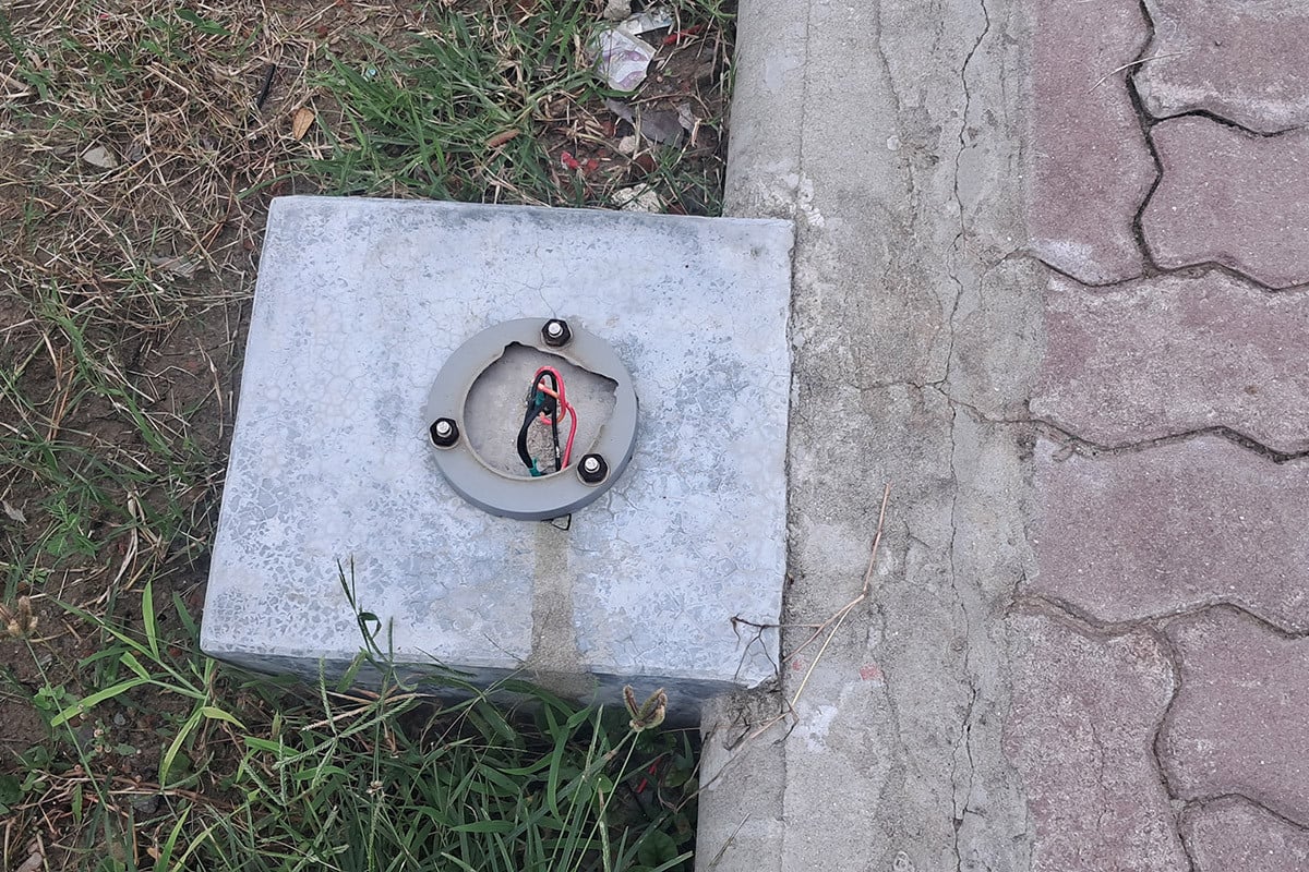 মাগুরা পৌর কবরস্থানের মূল্যবান ৯২ লাইট চুরি
