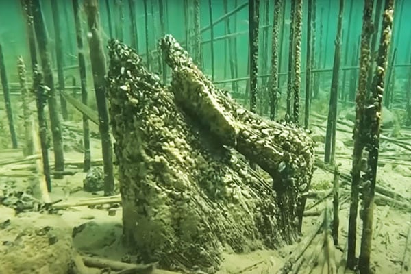পানির নিচে প্রাচীন শহর!