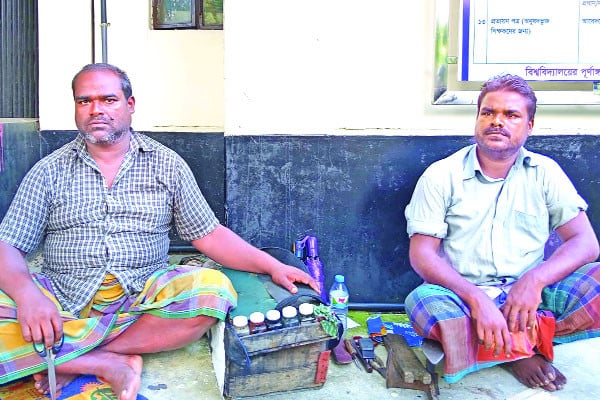 শাবি ক্যাম্পাসে সবার প্রিয় প্রদীপ-সঞ্জীব