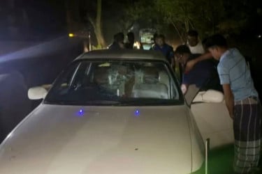 নাটোরে প্রাইভেটকার থামিয়ে চালককে গলা কেটে হত্যা