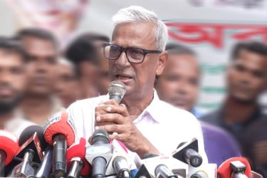 এখনো অনেক সচিব নির্বাচন বানচালের ষড়যন্ত্র করছে : ফারুক