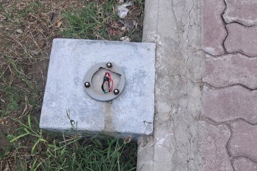 মাগুরা পৌর কবরস্থানের মূল্যবান ৯২ লাইট চুরি