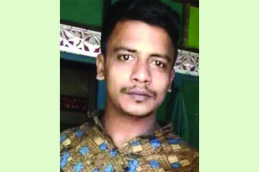 হত্যার পর অ্যাম্বুলেন্সে লাশ এনে ফেলা হলো সৈকতে