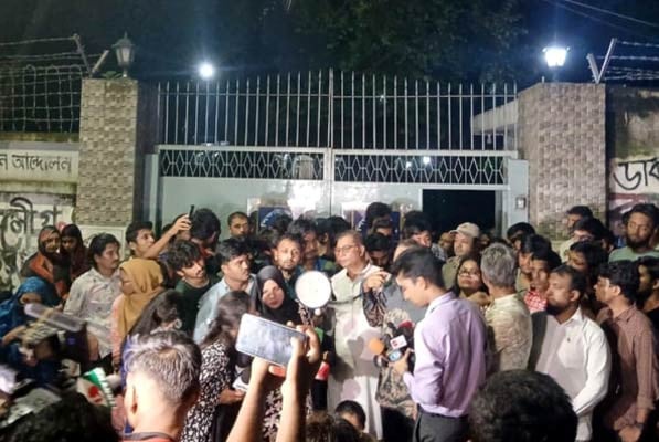 হলে রাজনীতি নিষিদ্ধের সিদ্ধান্ত বহাল, ছাত্রদলের সঙ্গে বসবে প্রশাসন