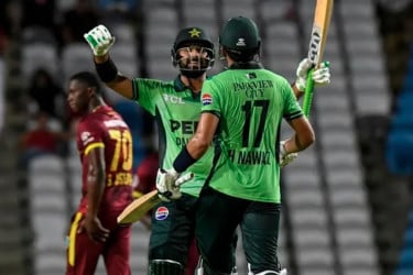 জয় দিয়ে ওয়ানডে সিরিজ শুরু পাকিস্তানের