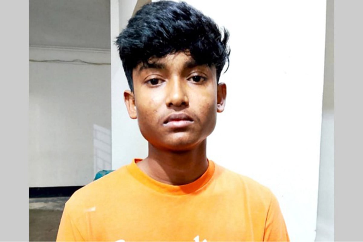 বিএনপির ব্যানারের নিচে বসে ‘জয় বাংলা’ স্লোগান, যুবক গ্রেপ্তার
