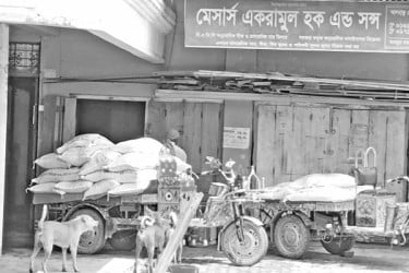সার পাচার রুখে দিলেন চাষিরা