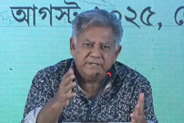 পুলিশ এখনো কাঠামোগতভাবে কাজ করছে না : নৌ উপদেষ্টা