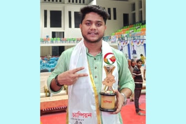 গাইবান্ধার সেরা গায়েন স্বজন খন্দকার
