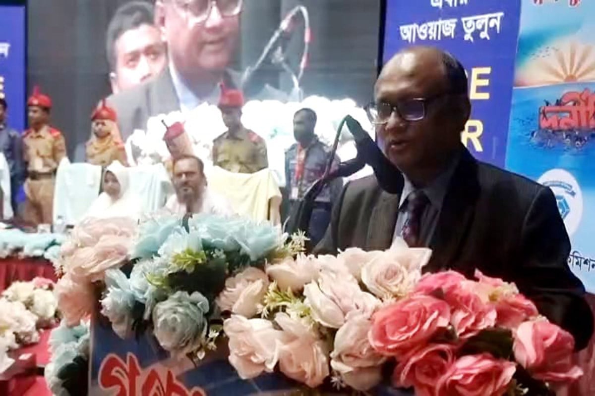 দুর্নীতি নির্মূল সম্ভব নয়, তবে কমানো যাবে: দুদক চেয়ারম্যান