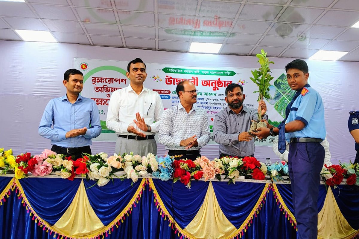 গাইবান্ধায় সপ্তাহব্যাপী বৃক্ষরোপন অভিযান ও বৃক্ষ মেলার উদ্বোধন