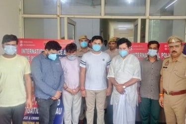 ভুয়া পুলিশ স্টেশন বানিয়ে প্রতারণা, নয়ডায় গ্রেফতার ৬
