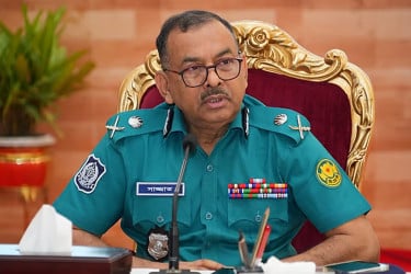 রাজনৈতিক মতাদর্শের ঊর্ধ্বে থেকে নির্বাচনের প্রস্তুতি নিতে ডিএমপি কমিশনারের আহ্বান