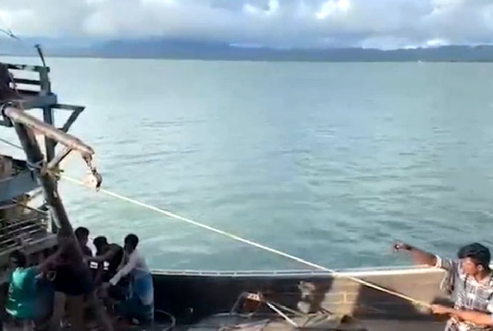 ফিশিং বোটে নিষিদ্ধ সরঞ্জাম স্থাপন, ভারতীয় নাগরিকসহ আটক ৪