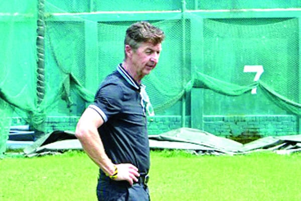 হেমিংয়ের মাসিক বেতন ১০ লাখ টাকা