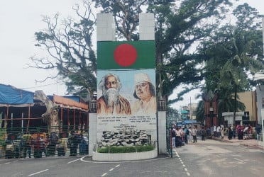 বেনাপোল সীমান্তে স্বর্ণবারসহ কোটি টাকার পণ্য জব্দ