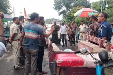 ধরলায় ভেসে আসা ভারতীয় শিশুর মরদেহ হস্তান্তর