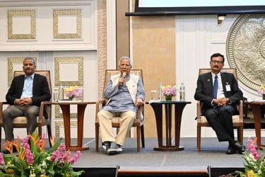 প্রবাসীদের ভোটাধিকার নিশ্চিতে কাজ করছে সরকার: প্রধান উপদেষ্টা