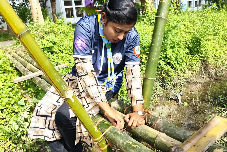 গোবিপ্রবিতে রোভার স্কাউটের উদ্যোগে পোল মাংকি ব্রিজ নির্মাণ