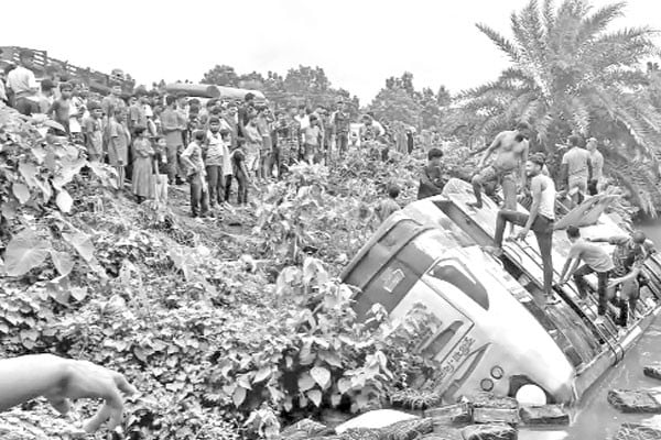 অ্যাম্বুলেন্স খাদে, নারীর মৃত্যু